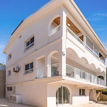 Bettina By Ezoria * Coral Bay