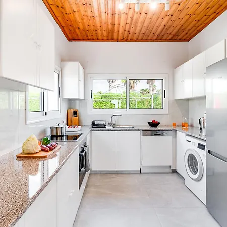 Bettina By Ezoria Willa *