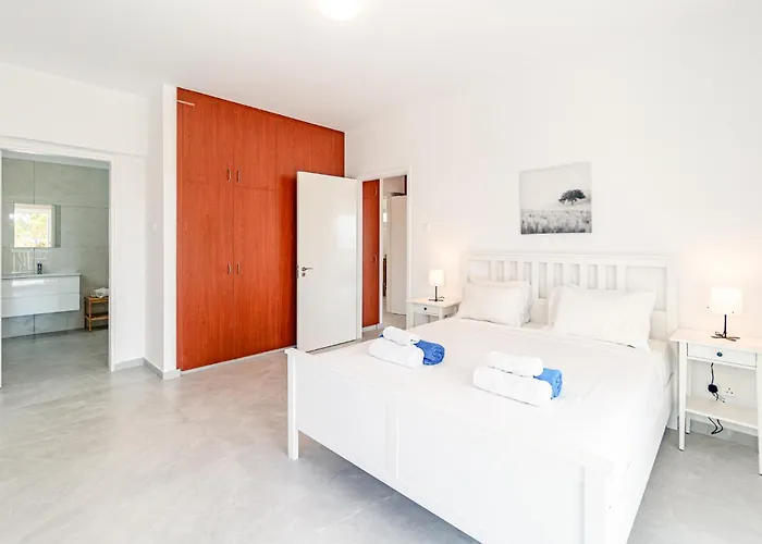 Bettina By Ezoria Willa *